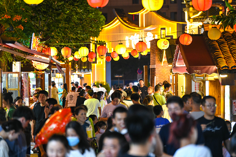 合肥：罍街裊裊“煙火氣” 升溫繽紛“夜經(jīng)濟(jì)”